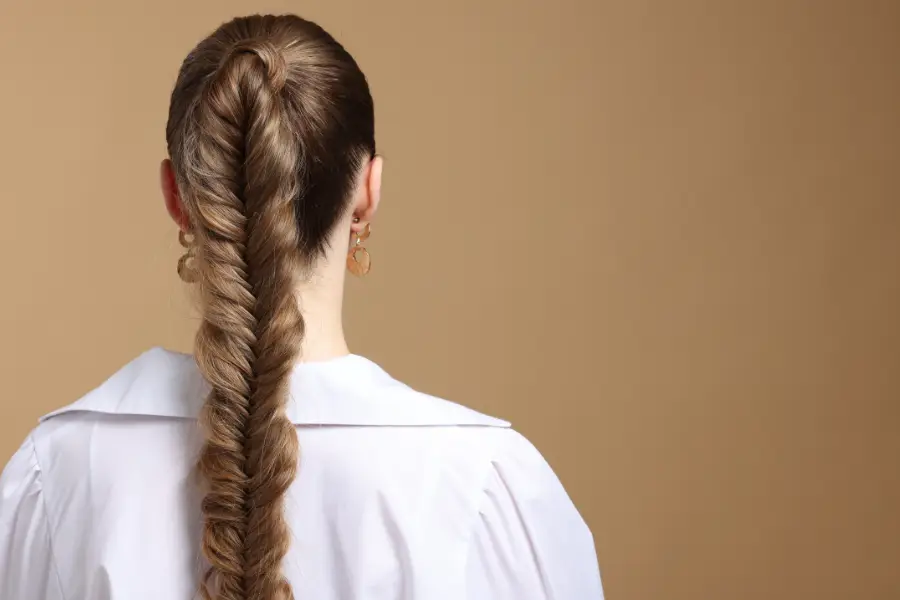 Coiffure été pour femme : 15 idées faciles quand il fait chaud